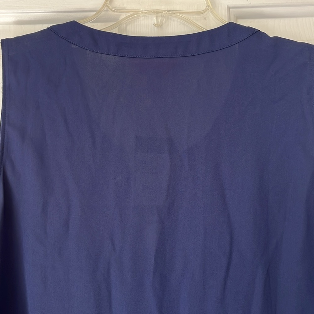 Lilly Gramercy Top in True Navy/ sleeveless, flowy top - Picture 11 of 11